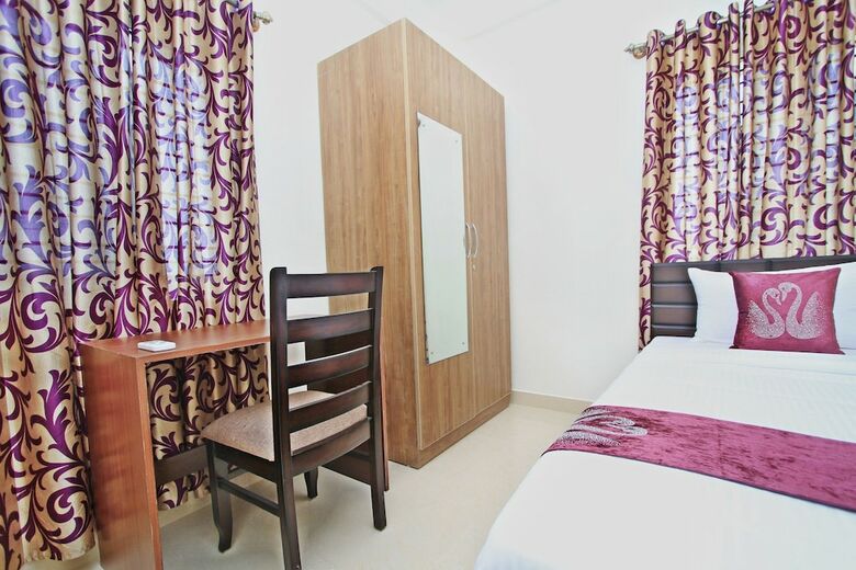 Oyo 7153 Hotel Amber