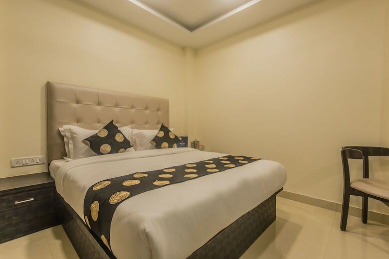 Hotel Oyo 10005 Borivali