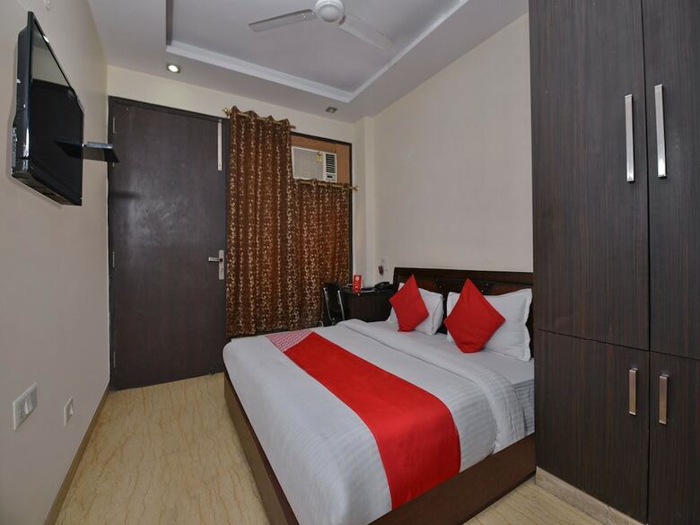 Oyo 466 Hotel Lotus B&B
