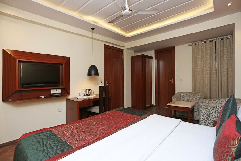 Oyo 443 Hotel Lohias