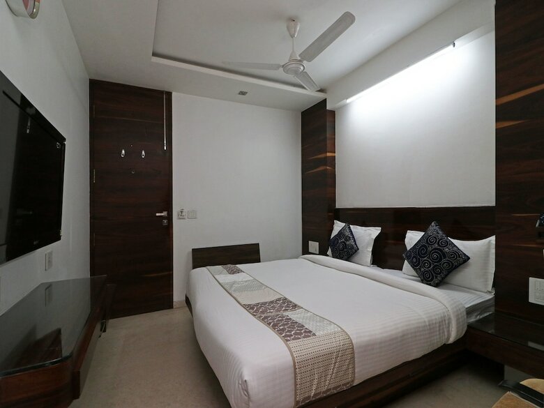 Hotel Oyo 9536 Bee For Home Stay
