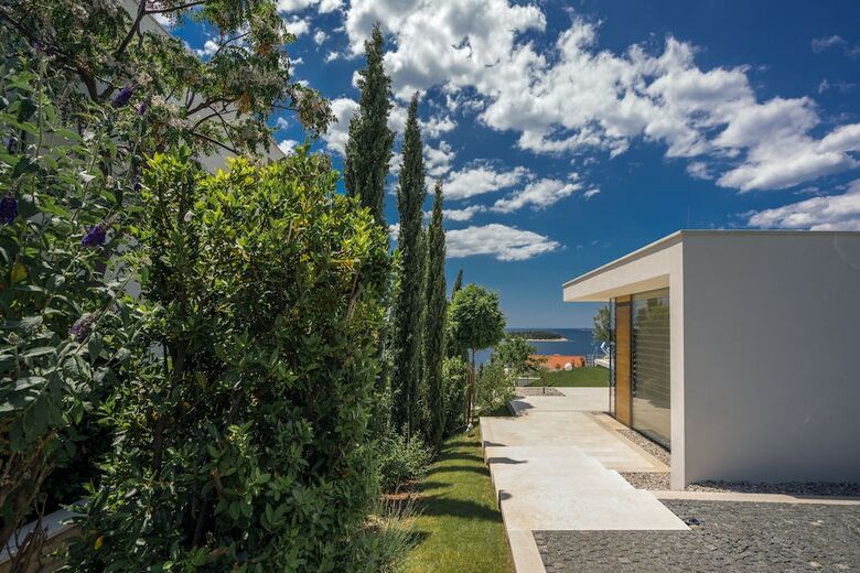 Aparthotel Golden Rays Luxury Villas