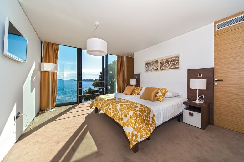 Aparthotel Golden Rays Luxury Villas