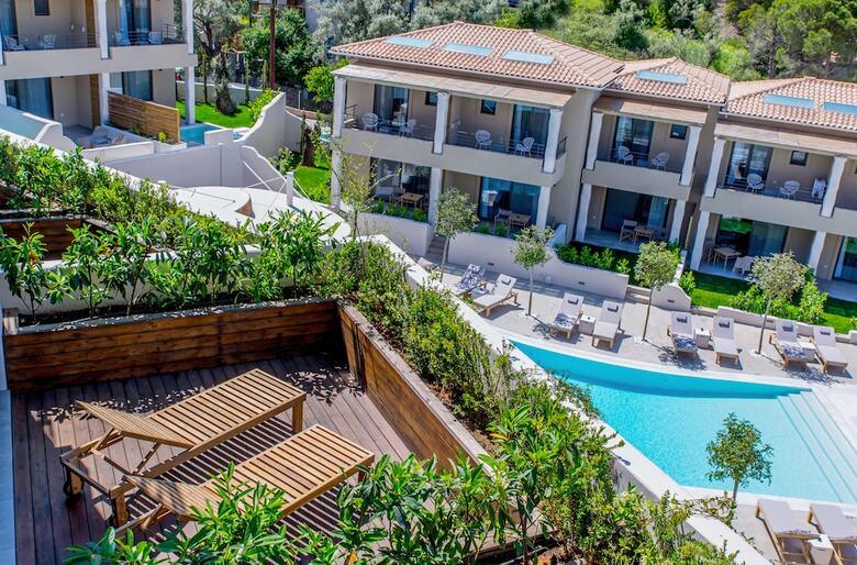 Hotel Crystal Waters