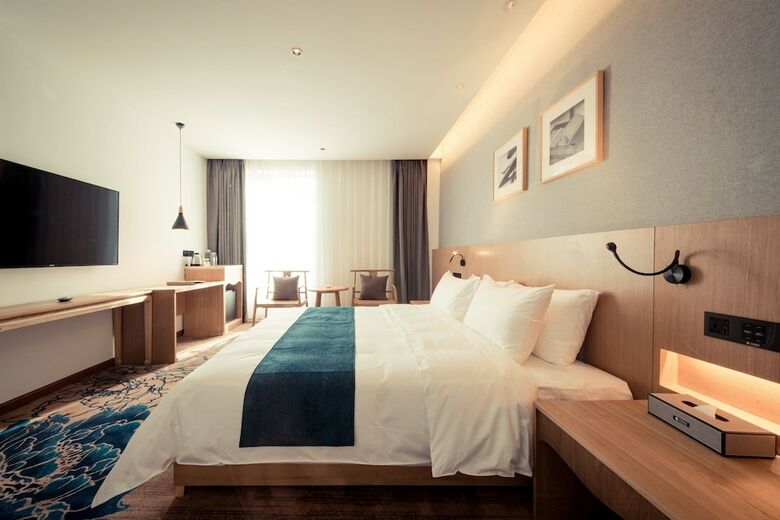 Qianna Qianxun Hotel