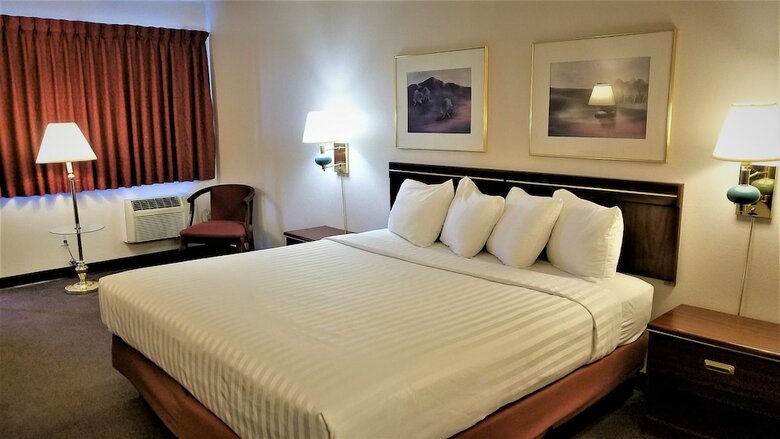 Motel 8 Laramie