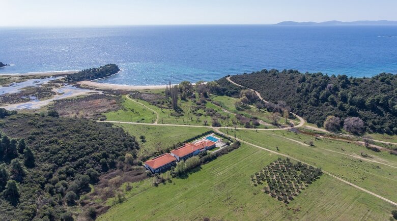 Azapiko Blue Sea Hotel