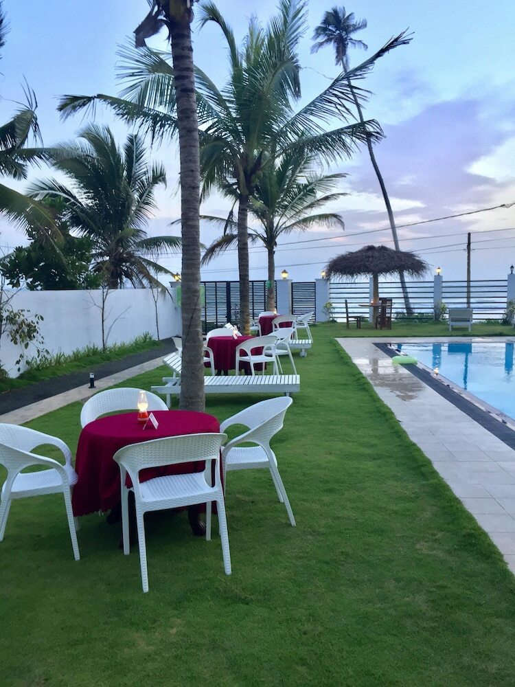 Hotel Crystal Resort Dickwella