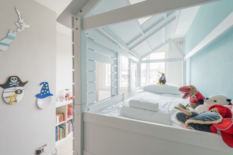 Bright Family Home In Primrose Hill