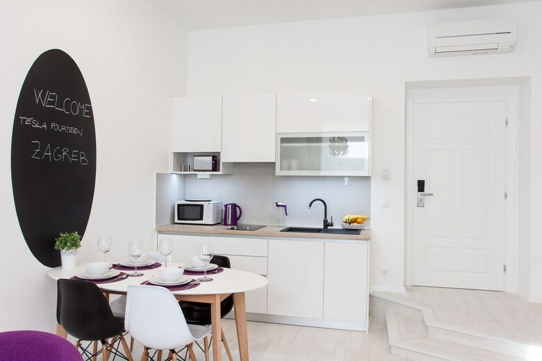 Tesla Boutique Apartments & Rooms