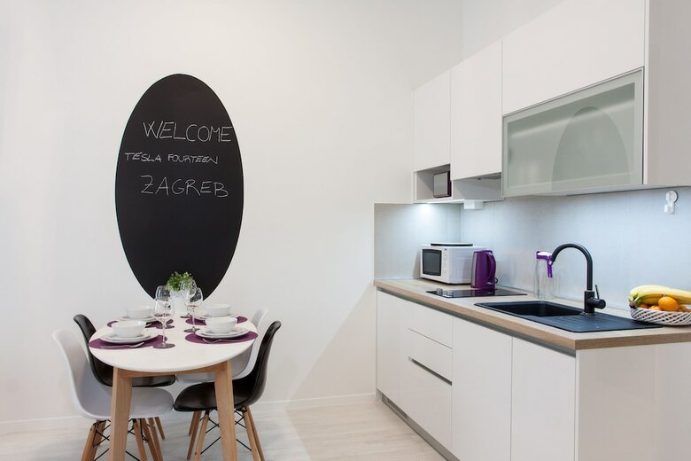 Tesla Boutique Apartments & Rooms