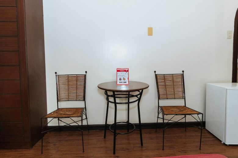 Hotel Reddoorz @ San Antonio Makati