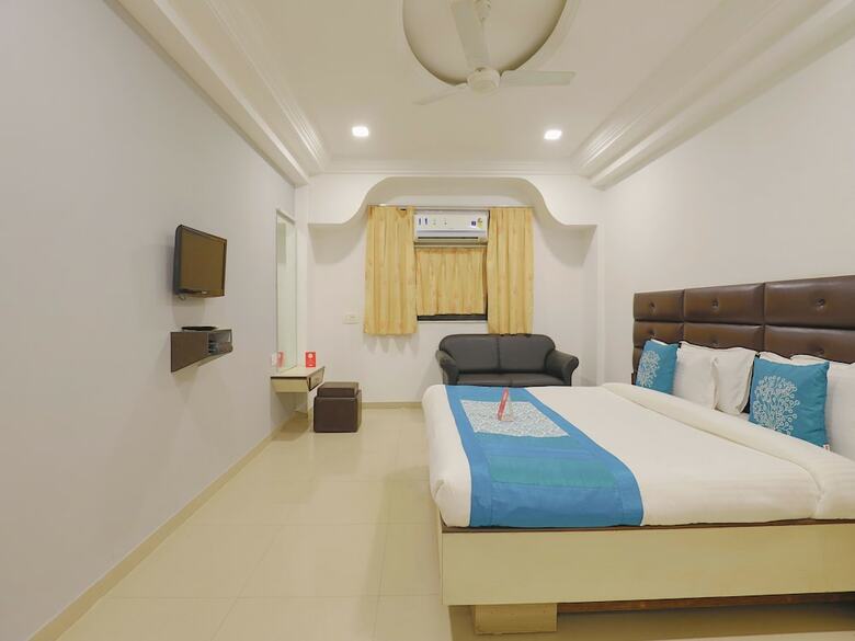 Hotel Oyo Flagship 321 Vastrapur Ahmedabad