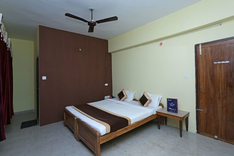 Hotel Oyo 9246 Paradise Inn