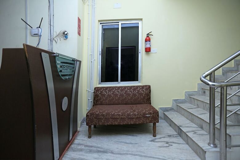 Hotel Oyo 9246 Paradise Inn