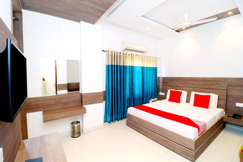 Oyo 3131 Hotel Br Inn