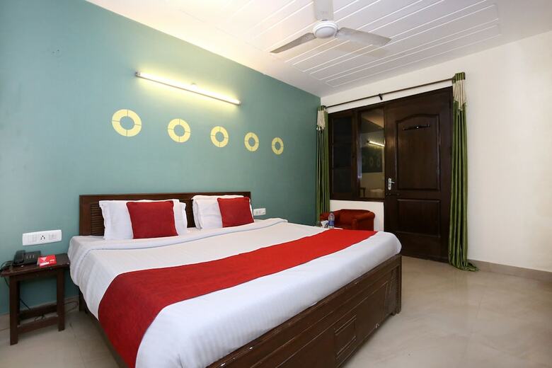 Oyo 6366 Grand Regal Hotel