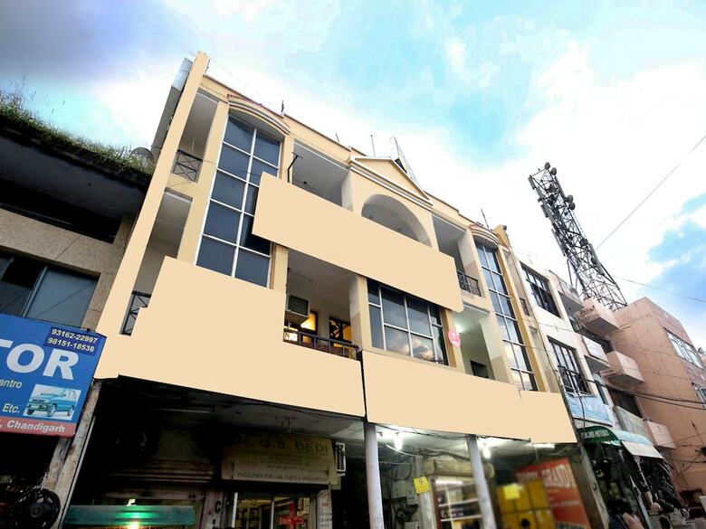 Oyo 6366 Grand Regal Hotel