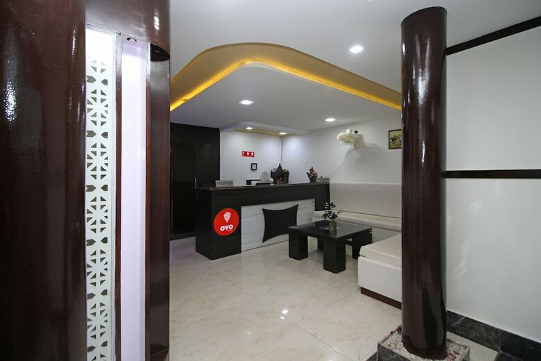 Oyo 8743 Hotel Ravi Palace