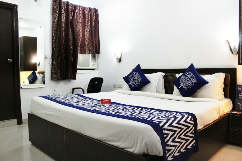 Oyo 9367 Hotel Taj Galaxy