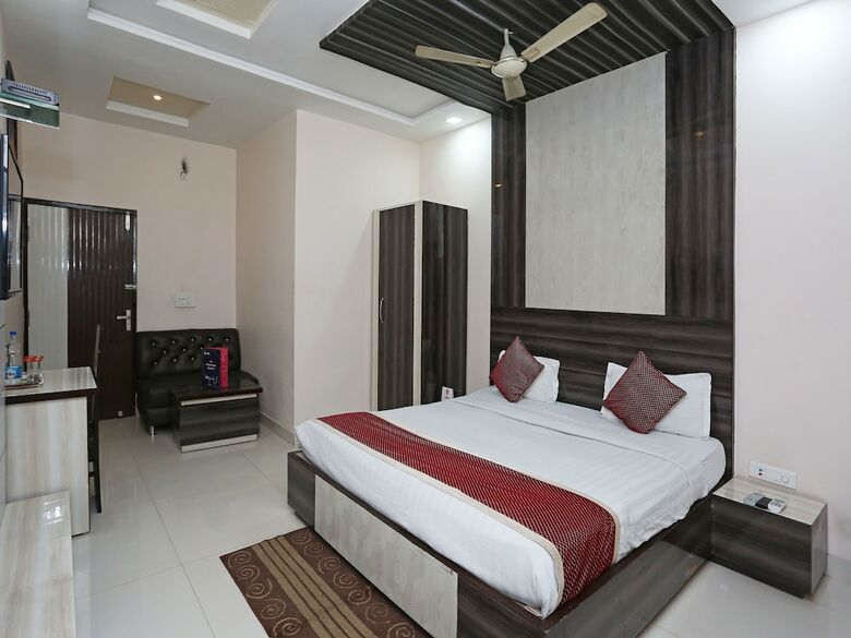 Oyo 3202 Hotel Gayatri Residency