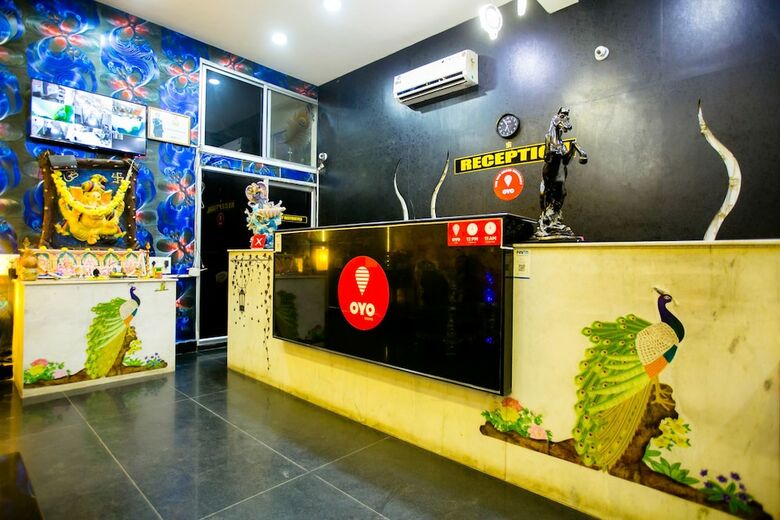 Hotel Oyo 6869 Ecr Grand Residency