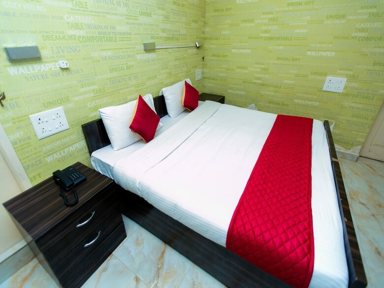 Hotel Oyo 6869 Ecr Grand Residency