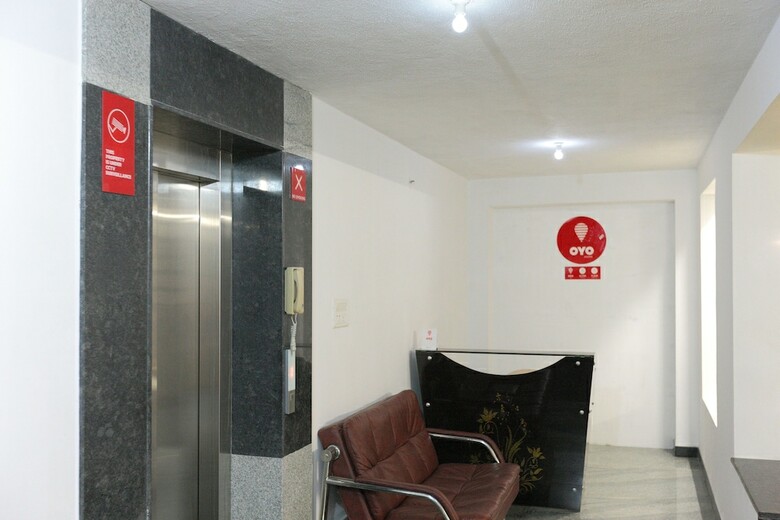 Hotel Oyo 6345 Royce Ebony