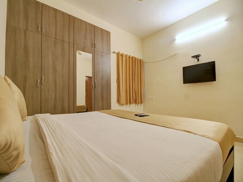 Hotel Oyo 5287 White Glow Apartments