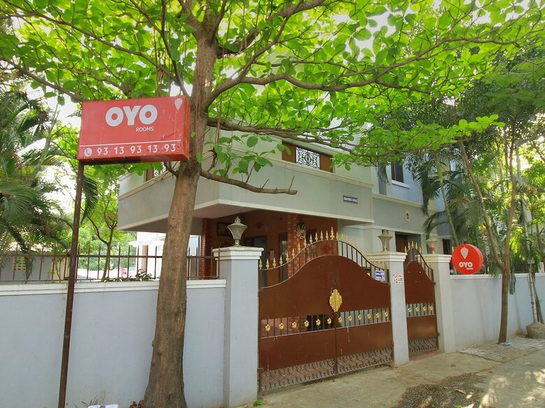 Hotel Oyo 5287 White Glow Apartments