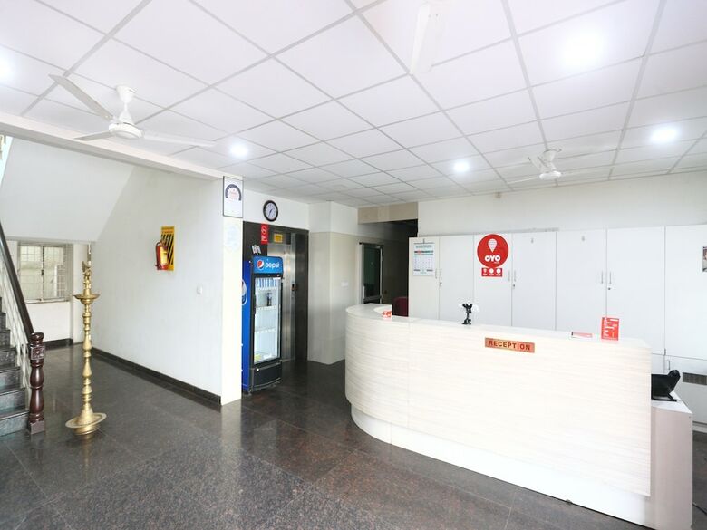 Hotel Oyo 3547 Raj Guru Residency