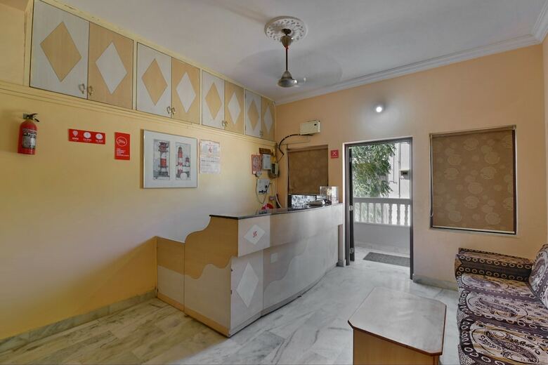 Oyo 10499 Hotel Shiv Shakti