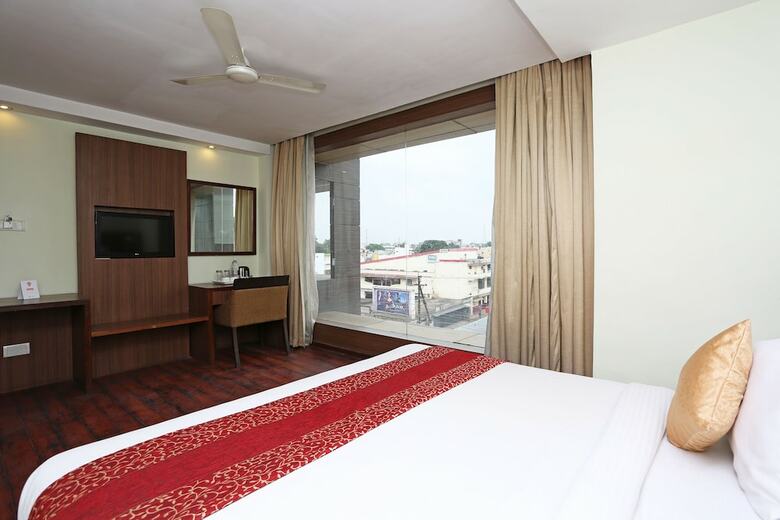 Oyo 9580 Hotel Garnet Inn