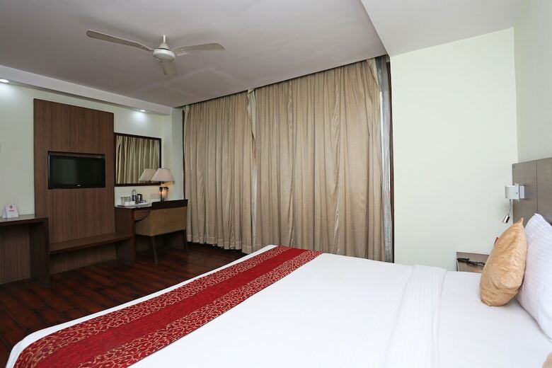 Oyo 9580 Hotel Garnet Inn