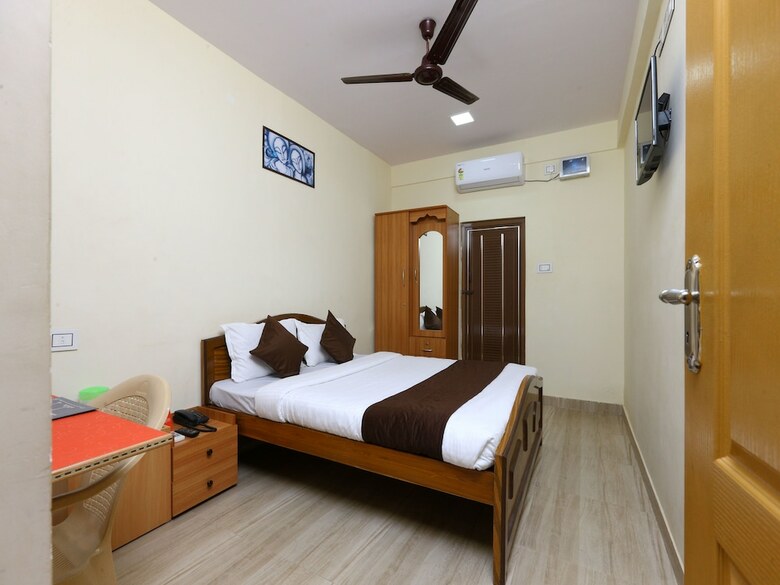Hotel Oyo 8937 Ragu Residency