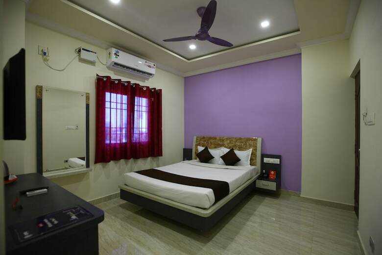 Hotel Oyo 8446 Bouvana Residency