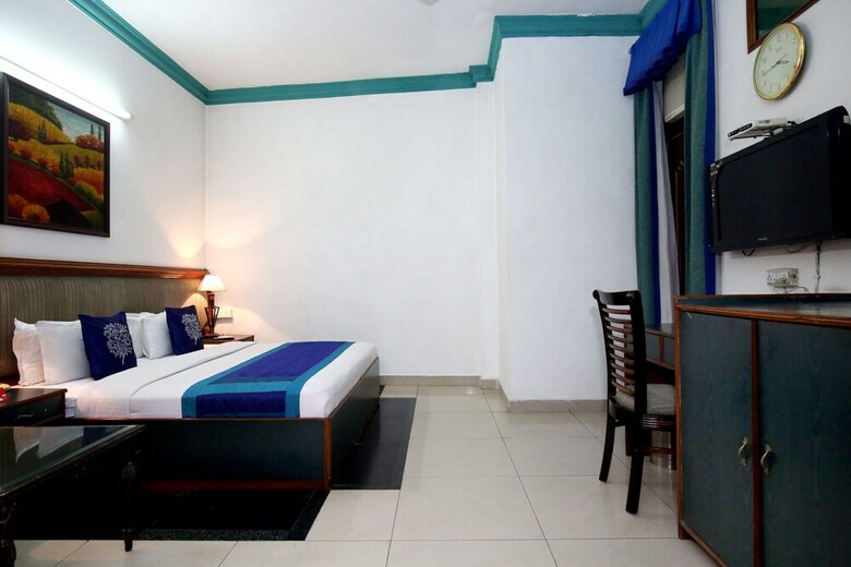 Oyo 9985 Hotel Sekhon Grand