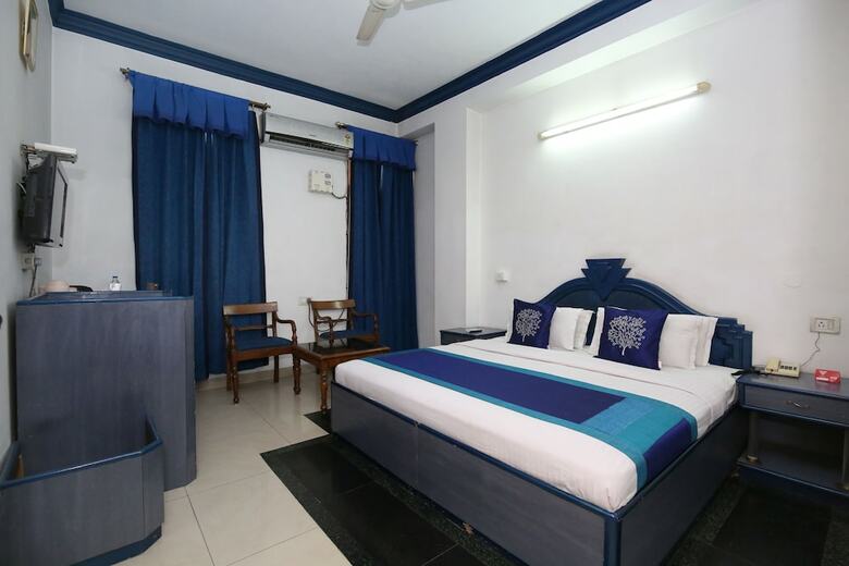 Oyo 9985 Hotel Sekhon Grand