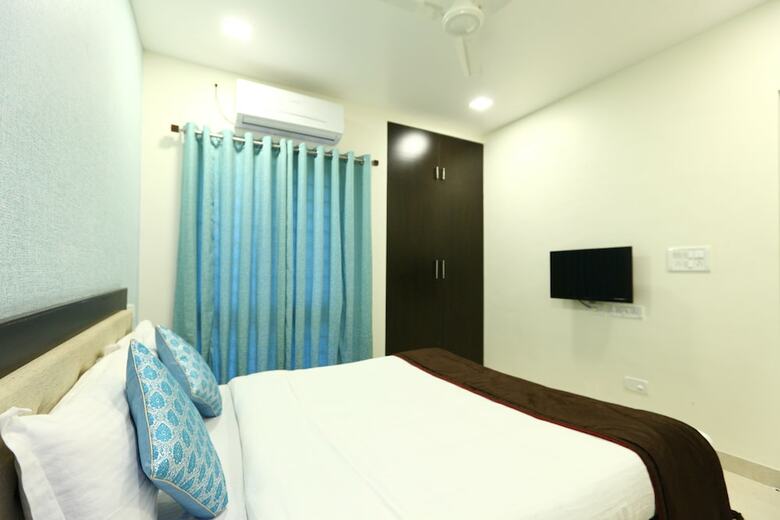 Hotel Oyo 7850 Royal Elite