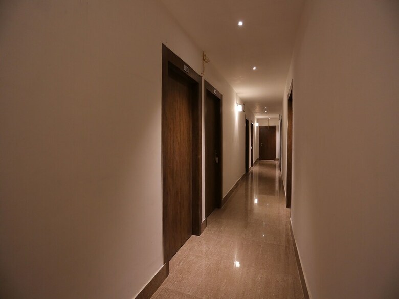 Oyo 9814 Hotel Parnil Palace 2