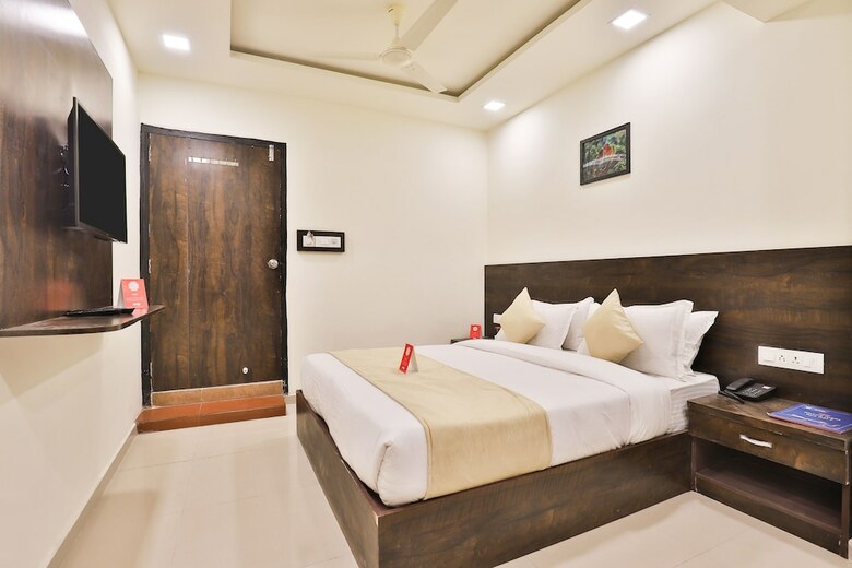 Oyo 11072 Hotel Kajri Residency