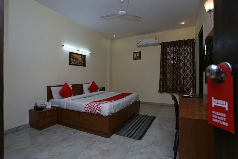 Hotel Oyo 350 Near Medanta