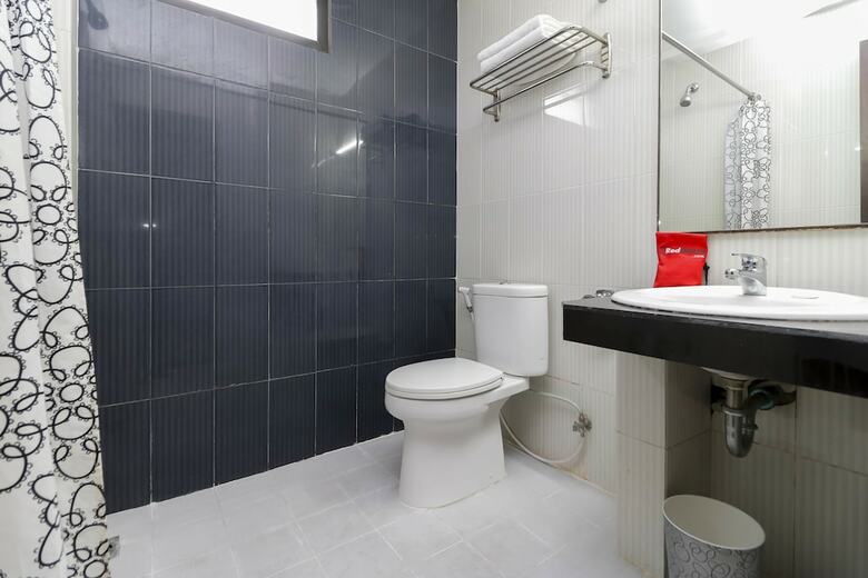 Reddoorz Plus @ Grand Populer Hotel