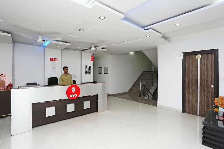 Oyo 10257 Hotel Lotus Park
