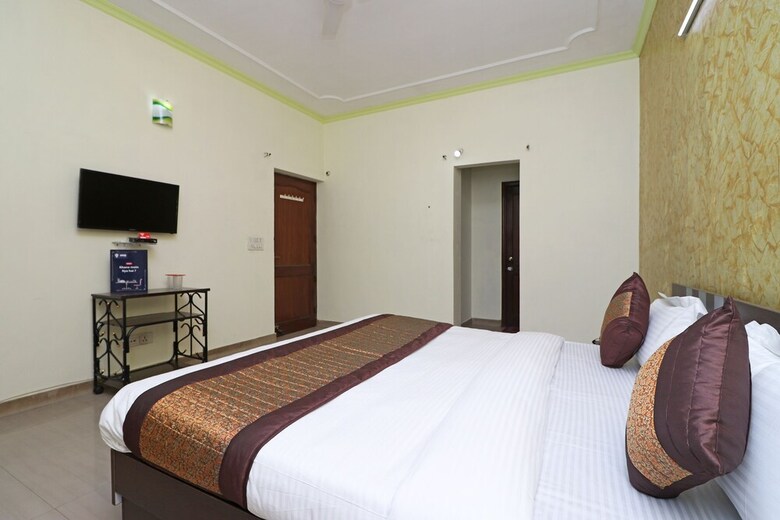 Hotel Oyo 10071 Go Rooms Sector 45