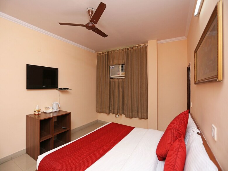 Oyo 9301 Hotel Redbury