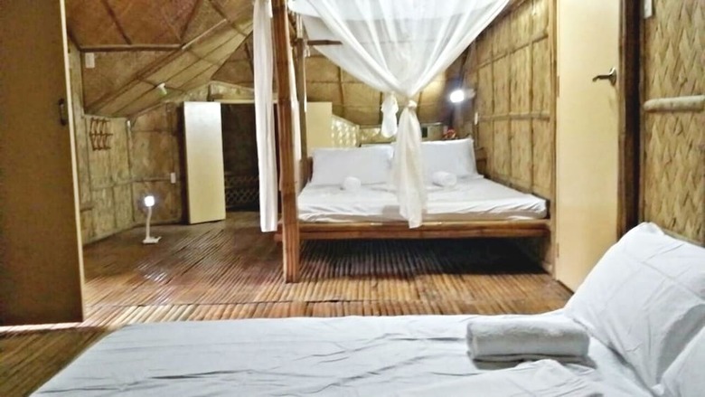 Hotel V House