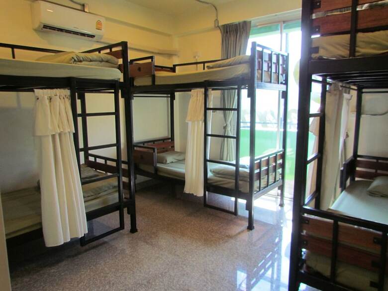 Hostal Oyo 928 Leaf Hostel