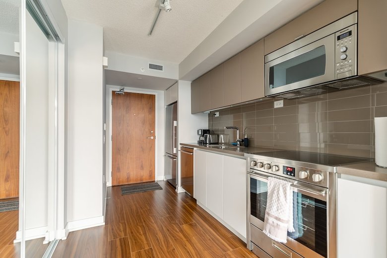 Simply Comfort. Amazing Downtown Apartments