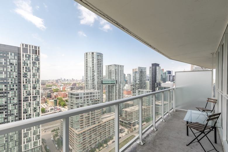 Simply Comfort. Amazing Downtown Apartments